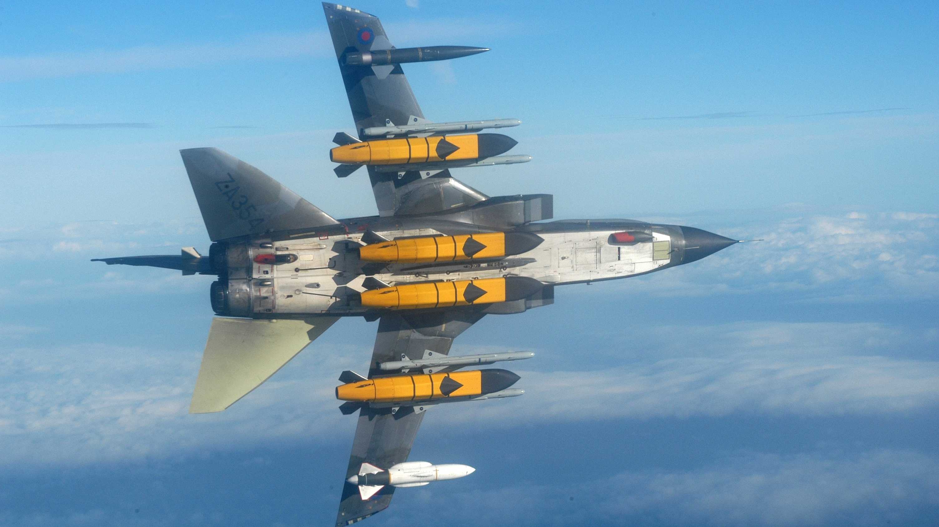 Kampfjet mit &quot;Storm Shadow&quot;-Marschflugkörpern