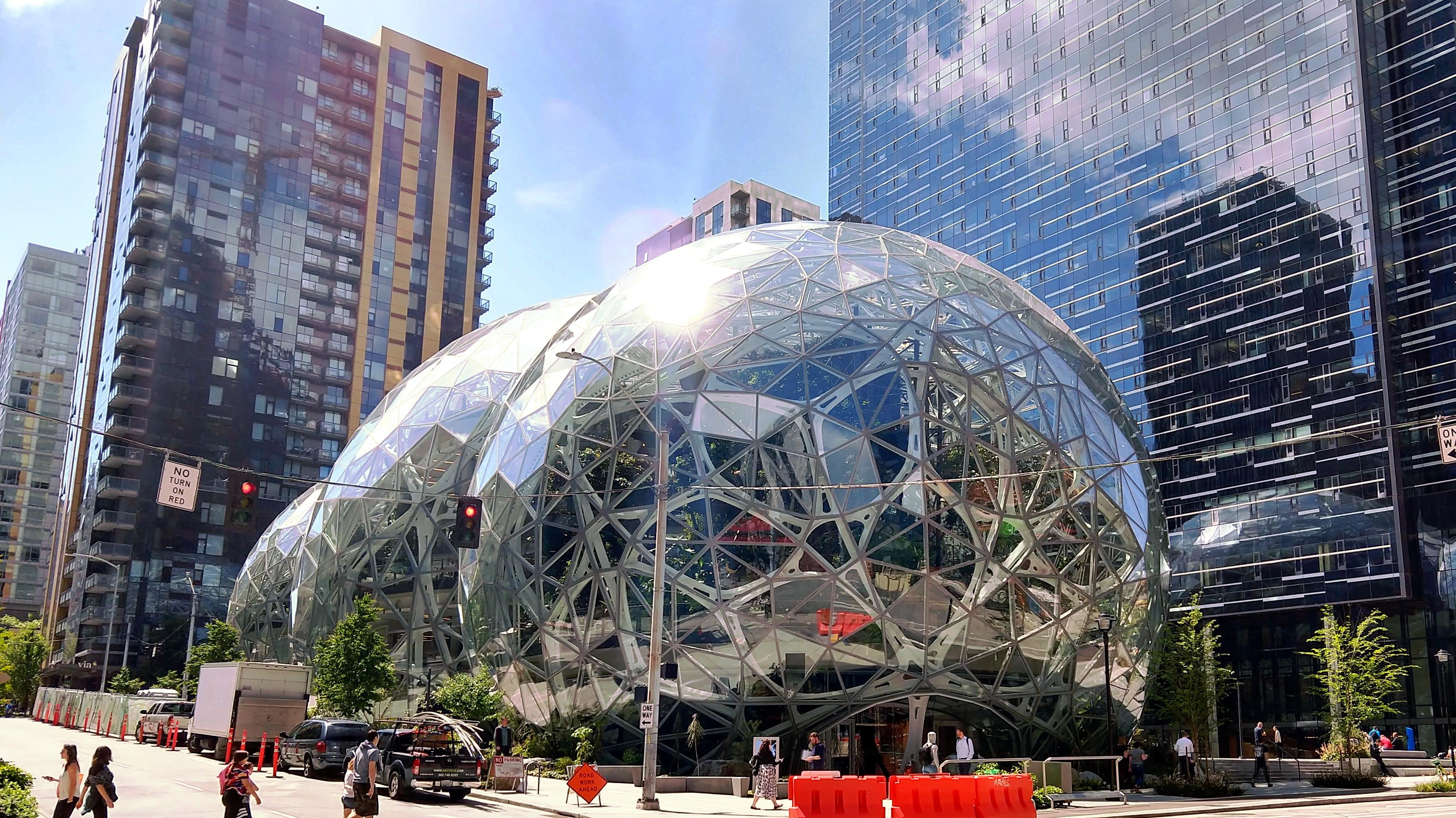 Nach Kritik von Amazon: Seattle schafft Obdachlosen-Steuer wieder ab |  heise online