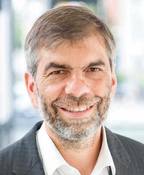 Der Neurologe Prof. Dr. Georg Royl ist Oberarzt und Leiter der Stroke Unit am Universitätsklinikum Schleswig-Holstein, Campus Lübeck.