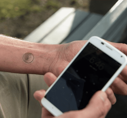 Das Digital Tattoo versprüht den Charme einer implantierten Euromünze.
