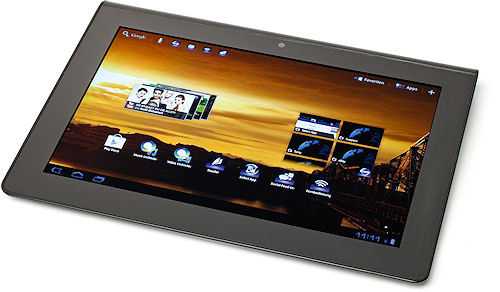 Sonys Tablet S fällt durch das keilförmige Design auf und greift auf Filme und TV-Serien aus dem Sony-Store zu.
