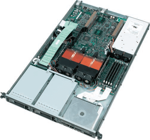 Server mit zwei AMD Opteron 200 der Firma Newisys.