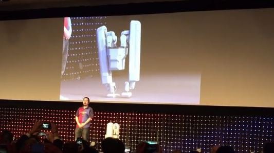 Google-Tochter lässt zweibeinigen Roboter eine Treppe putzen