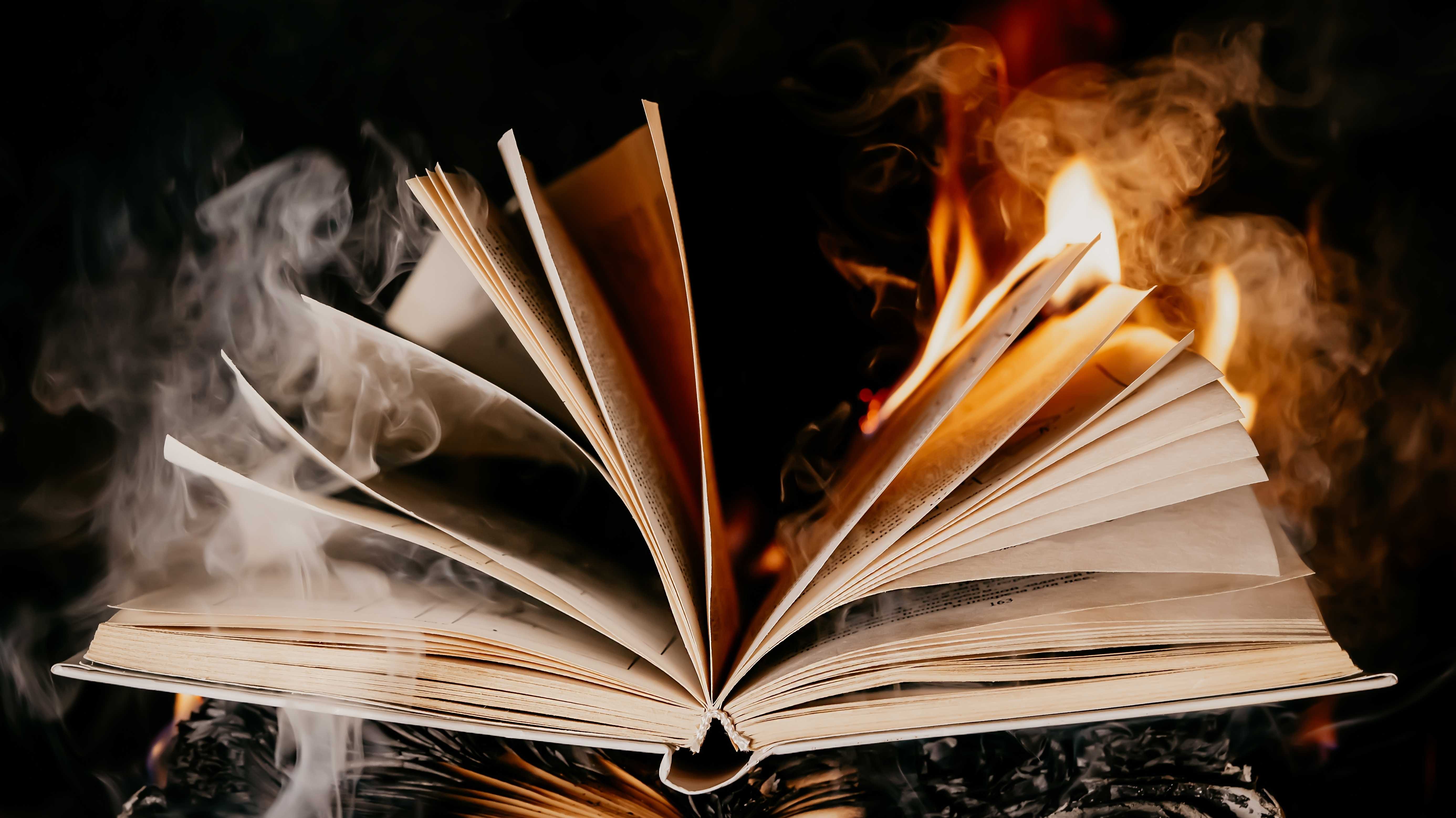 Brennendes Buch