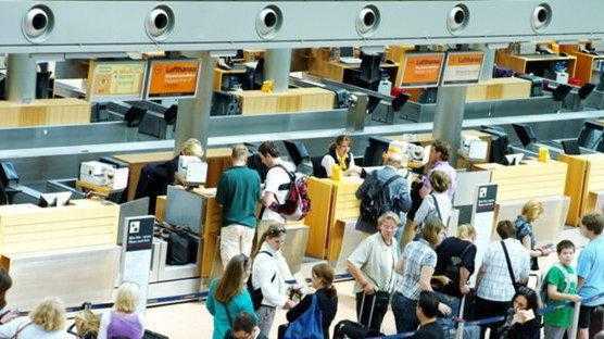 Licht im EU-Parlament für Vorratsspeicherung von Fluggastdaten