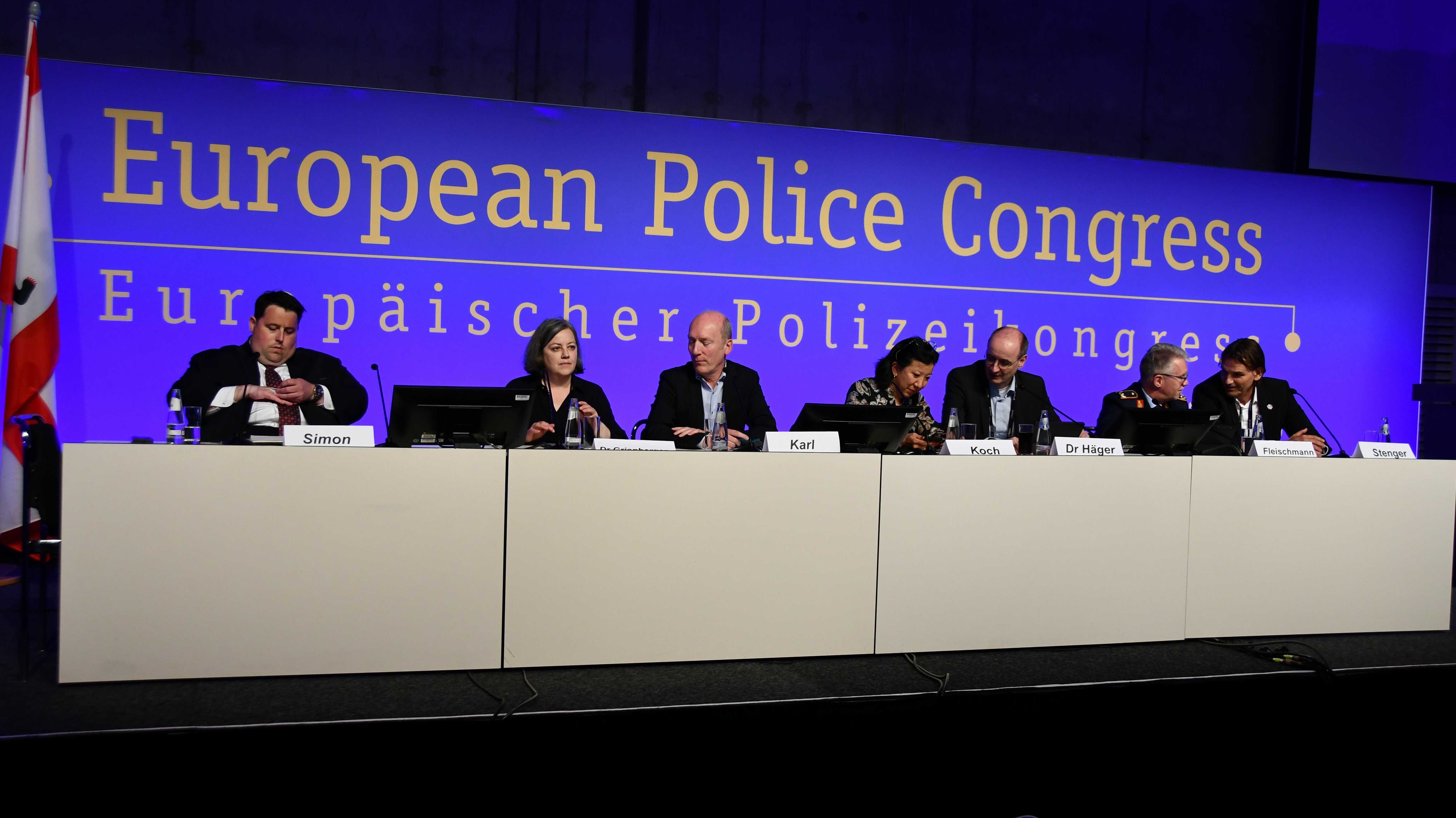 Podium des Europäischen Polizeikongresses in Berlin.