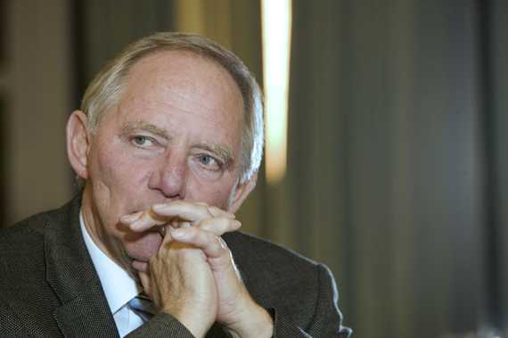 Wolfgang Schäuble findet das Abwerben&quot; drittklassiger&quot; Leute &quot;dumm&quot;.