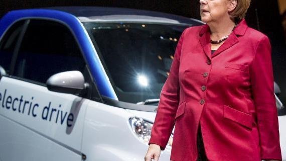 Bundeskanzlerin glaubt nicht mehr an Elektroauto-Ziel