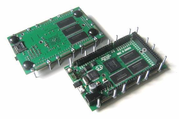 Herzstück des Arduissimo ist ein Xilinx Spartan-6-LX16 FPGA.