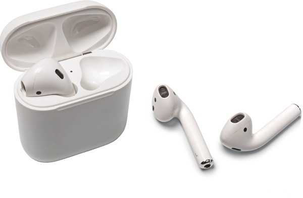 Die AirPods fügen sich besser als andere In-Ears in Apples Gerätefamilie ein, Ohrpolster besitzen sie nicht.