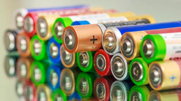 Closeup,Of,Pile,Of,Used,Alkaline,Batteries.,Close,Up,Colorful