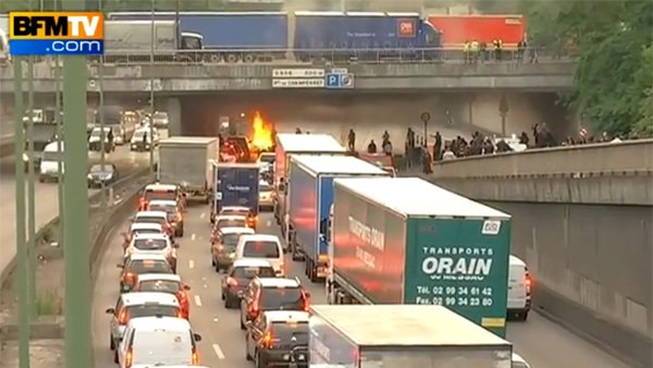 Pariser Taxifahrer blockieren Verkehr