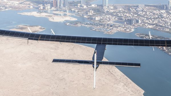 Solar Impulse 2: Sonnenflieger landet nach Weltumrundung in Abu Dhabi