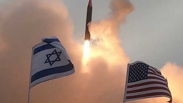 Rakete des Luftabwehrsystems ARROW 3 beim Start