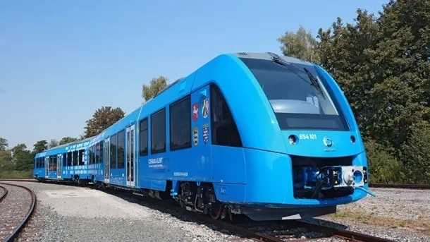 Wasserstoff statt Diesel: Neuartige Züge bewähren sich im Betrieb
