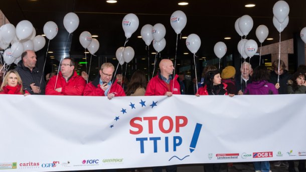 Kampf gegen TTIP und CETA: Bürgerinitiative klagt gegen Nichtzulassung bei der EU-Kommission