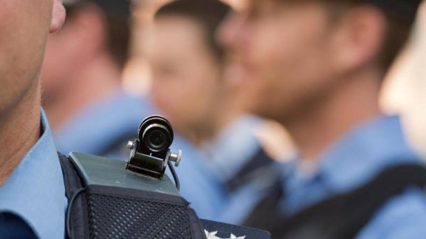 Lewentz kann sich landesweit Polizei-Minikameras gut vorstellen