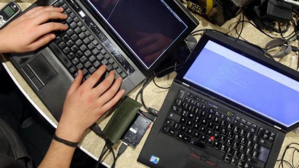 Jugendliche am Computer