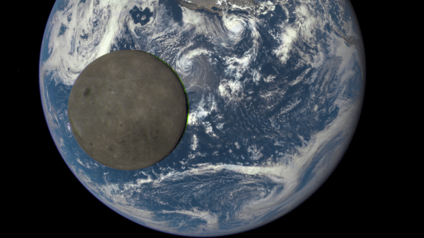 Monddurchgang mit Blick auf Erde