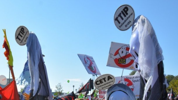 Anti-TTIP-Großdemo: "Wir wollen keine Wirtschafts-Nato"