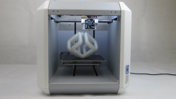 Der neue 3D-Druck-Würfel x150 von German RepRap ist für Profis