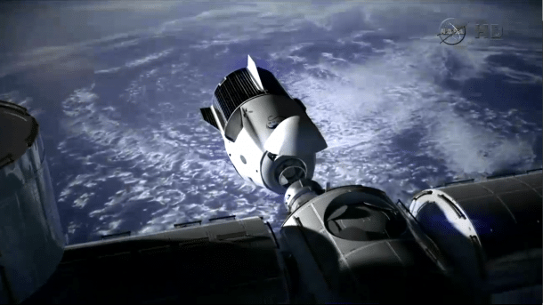 Raumkapsel dockt an ISS an