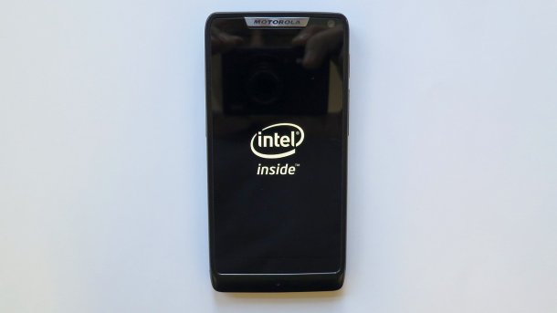 Smartphone Motorola Razr i mit Intel Atom