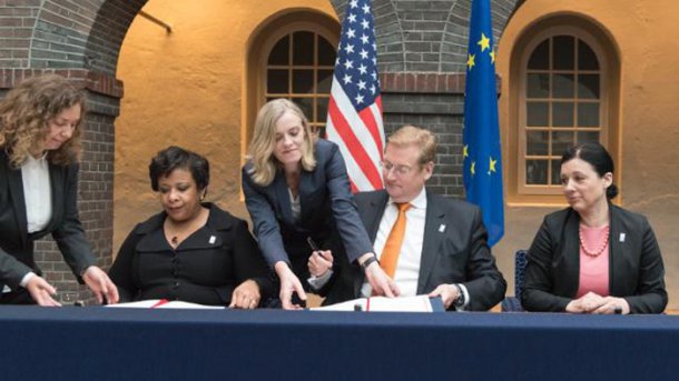 EU und USA unterzeichnen Rahmenabkommen zum Datenschutz