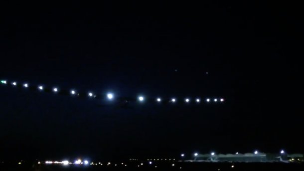 Solar Impulse 2: Solarflugzeug startet zur vorletzten Etappe