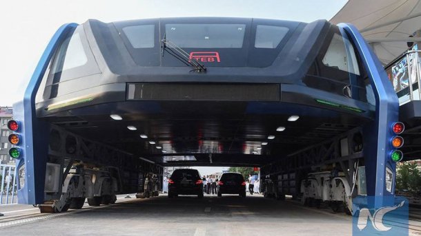 Portalbus: Chinas Transit Elevated Bus wird in Kleinserie gebaut