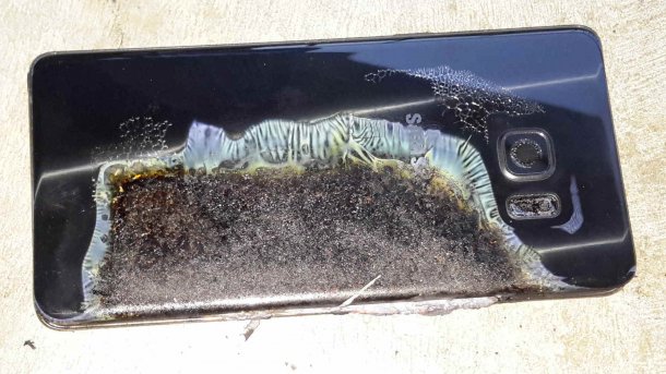 Brandgefährliche Samsung Note 7: weitere 70 Fälle, Samsung beschränkt Akkuladung