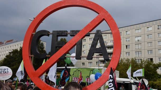 Demos Stop Ceta und TTIP: "Wir kämpfen bis zum letzten Meter"