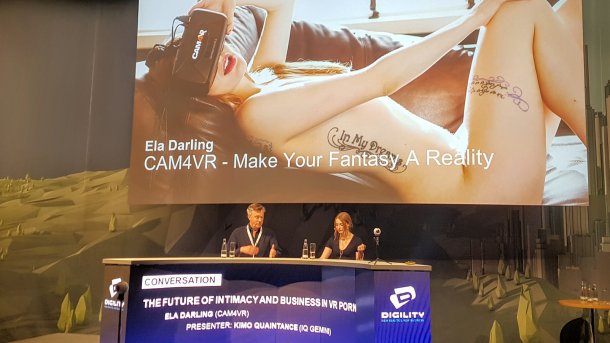 VR-Cam-Sex-Performerin Ela Darling: "20% Sex und 80% Therapie"