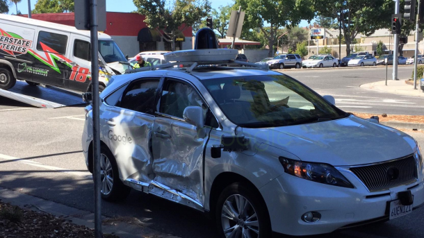 Autonomes Unfallopfer: Google-Auto wurde seitlich gerammt
