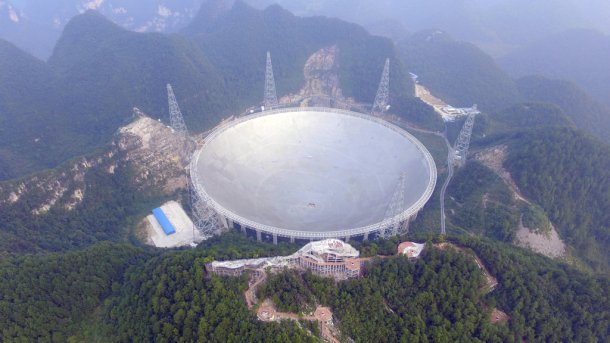 Weltweit größtes Radioteleskop in China hat Arbeit aufgenommen