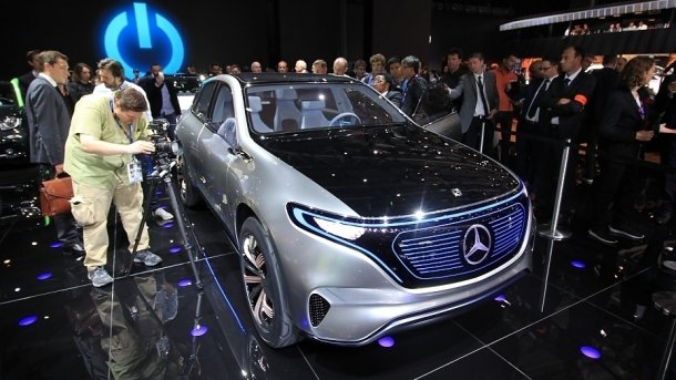 Elektroautos auf dem Pariser Autosalon 2016