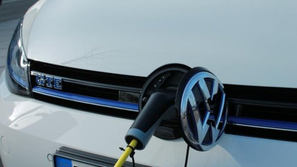 Elektromobilität: Deutsche Autohersteller kooperieren für europäisches Schnellladenetz