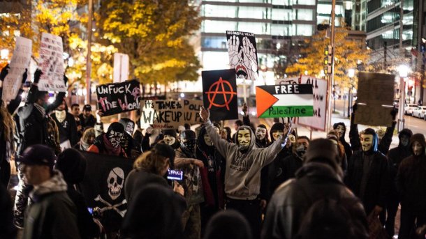 Anonymous: Tausende Demonstrieren beim "Million Mask March"