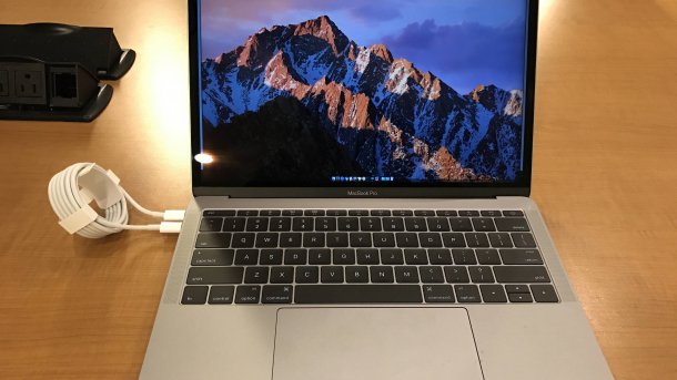 Kleines MacBook Pro kann sich selbst "laden"