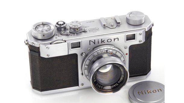 Nikon One bei Westlicht in Wien für 384.000 Euro versteigert