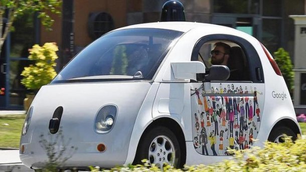Bericht: Google entwickelt autonomes Auto ohne Lenkrad vorerst nicht weiter