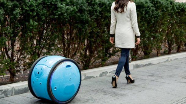 Piaggio entwickelt fahrenden Last-Roboter als Begleiter für Menschen