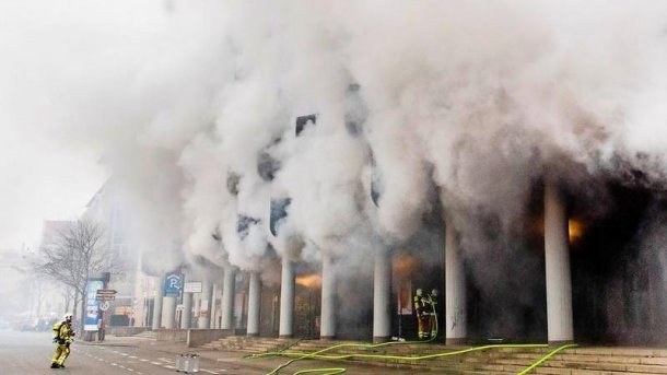 Hannover: Explosion von E-Bike-Akku löst Parkhausbrand aus
