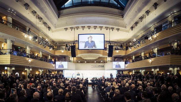 Merkel gibt sich gelassen angesichts "Fake News"-Hochkonjunktur
