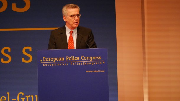 Europäischer Polizeikongress: de Maizière fordert erweiterte Vorratsdatenspeicherung