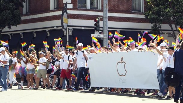 Apple-Mitarbeiter bei der Pride-Parade in San Francisco.