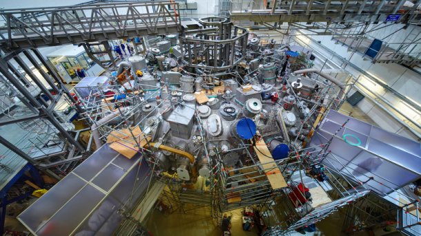 Tuning des Fusionsexperiments: "Wendelstein 7-X" erhält Hitzeschild