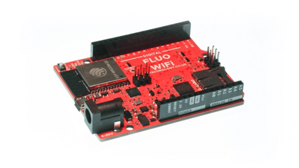 Ein rotes Board, ähnlich dem Arduino