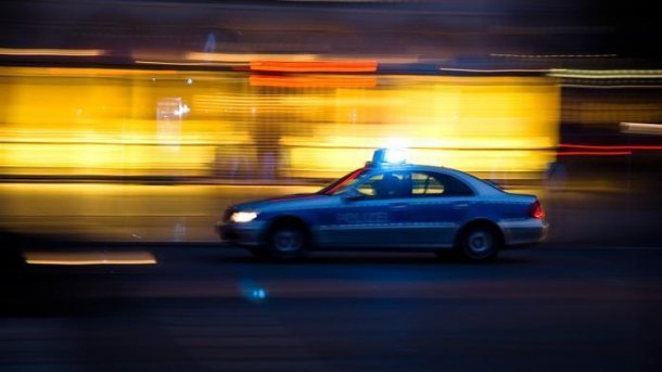 Berliner "Luftlöcher": 16.000 Handys für die Polizei?