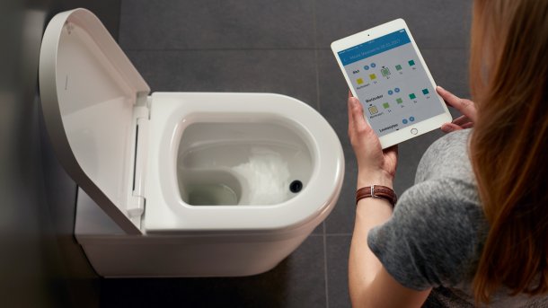 App-gesteuerte Toilette analysiert Urin des Nutzers
